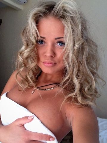 У меня в арсенале есть множество услуг, которые помогут сделать твои самые интимные фантазии реальностью. Мои опыт и творческий подход позволят нам раскрыться друг другу и достичь небывалых высот наслаждения. Будь уверен, что время проведенное со мной будет наполнено нежностью, страстью и незабываемыми эмоциями. Я обитаю в Москве и готова доставить тебе удовольствие в любое удобное для тебя время. Погрузись в мир порока и страсти со мной - ты заслуживаешь это! 🌹🔥💋 21485, 21 год